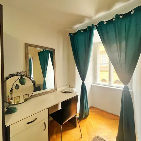 In The Heart Of Apartament Budapeszt